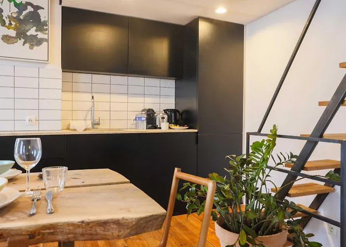 Charming Duplex - 2bd-5p - Nation Apartment